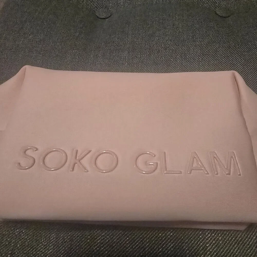 Soko Glam K-Beauty. Promo Cosmetic Bag/Pouch Pink New Without Tag